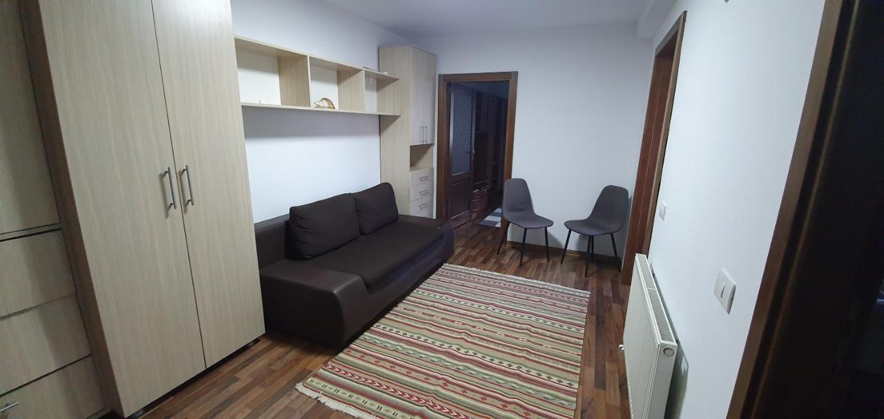 Yla Apartments Piatra Neamţ Exterior foto